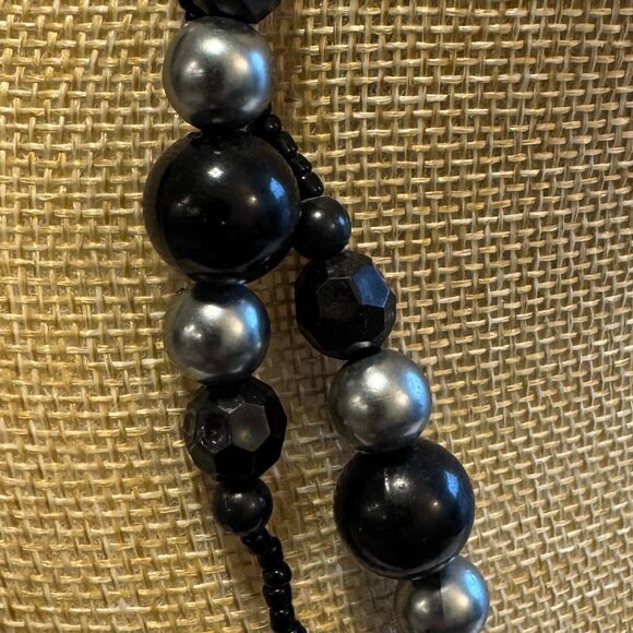 4 Dressy Holiday Festive Necklaces - Picture 9 of 11